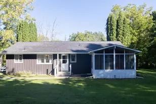 10520 Cemetery Rd, Pecatonica, IL 61063 - Photo 16