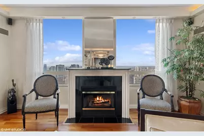 33 W Ontario Street #47E, Chicago, IL 60654 - Photo 4