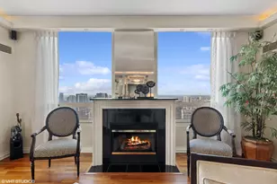 33 W Ontario St, Chicago, IL 60654 - Photo 4