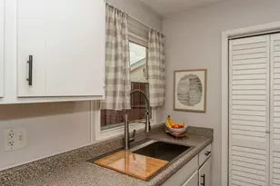 1886 Stockton Dr, Hoffman Estates, IL 60169 - Photo 4