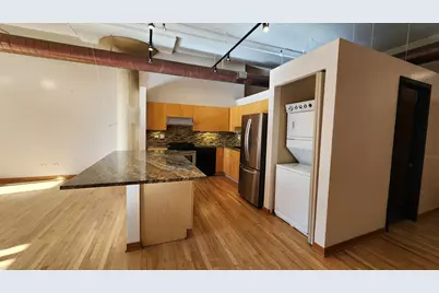333 W Hubbard Street #323, Chicago, IL 60654 - Photo 8