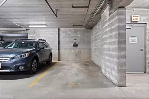 2337 W Wolfram St, Chicago, IL 60618 - Photo 20