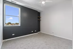 2337 W Wolfram St, Chicago, IL 60618 - Photo 16