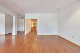 1059 E Hyde Park Blvd, Chicago, IL 60615 - Photo 10