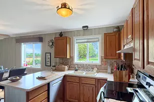 49W972 Peterson Rd, Maple Park, IL 60151 - Photo 10