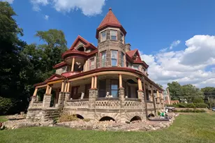 1635 20th St, Rock Island, IL 61201 - Photo 2