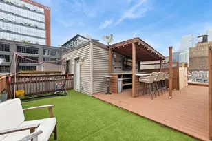 210 N Halsted St, Chicago, IL 60661 - Photo 22