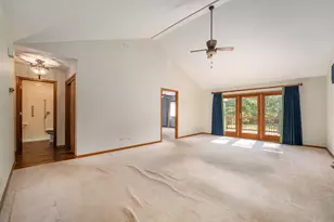 112 Village Woods Dr, Crete, IL 60417 - Photo 6