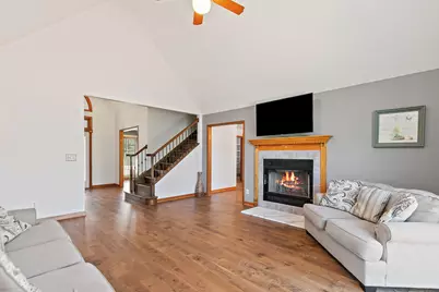 17707 Il-113, Custer Park, IL 60481 - Photo 4