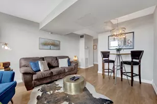 3660 N Lake Shore Dr, Chicago, IL 60613 - Photo 8