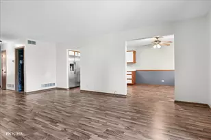 2632 Crescenzo Dr, Joliet, IL 60436 - Photo 6