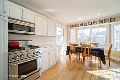 2117 Illinois Road, Northbrook, IL 60062 - Photo 10