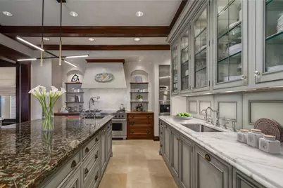 536 W Barry Avenue, Chicago, IL 60657 - Photo 14