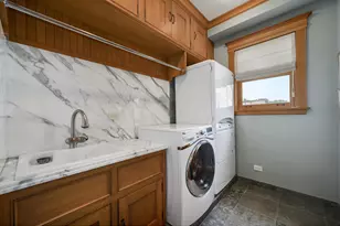 536 W Barry Ave, Chicago, IL 60657 - Photo 30