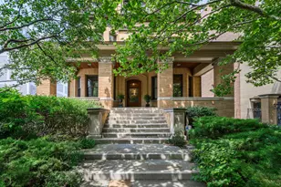 536 W Barry Ave, Chicago, IL 60657 - Photo 1