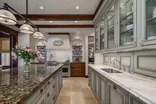 536 W Barry Ave, Chicago, IL 60657 - Photo 14