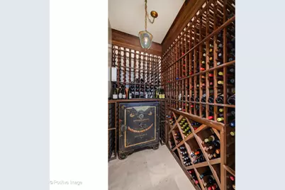 536 W Barry Avenue, Chicago, IL 60657 - Photo 42