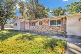 57 Mary Ln, Champaign, IL 61822 - Photo 4