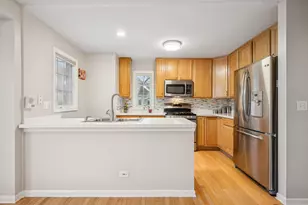 1053 N Glenview Ct, Palatine, IL 60067 - Photo 6