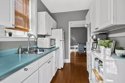 212 N Oak Park Avenue #2EE, Oak Park, IL 60302 - Photo 8
