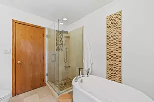 1108 Oak Ridge Dr, Streamwood, IL 60107 - Photo 22