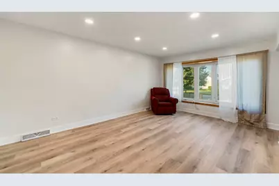 5146 Michigan Avenue, Schiller Park, IL 60176 - Photo 4