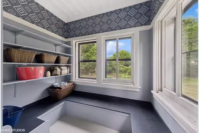 710 W Downer Place, Aurora, IL 60506 - Photo 14