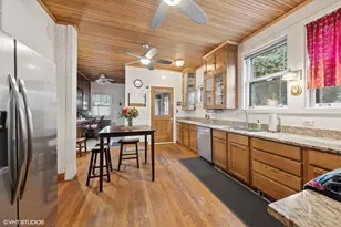 710 W Downer Pl, Aurora, IL 60506 - Photo 12