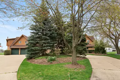 607 Berkshire Court, Downers Grove, IL 60516 - Photo 2