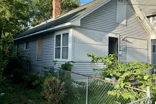 440 Center Ave, Aurora, IL 60505 - Photo 2