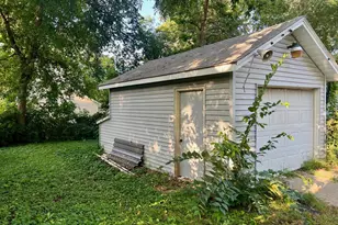 440 Center Ave, Aurora, IL 60505 - Photo 4