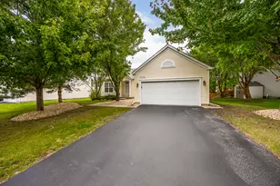 11723 S Heritage Meadows Dr, Plainfield, IL 60585 - Photo 2