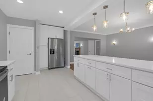 3750 N Lake Shore Dr, Chicago, IL 60613 - Photo 8