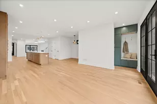 2620 N Mozart St, Chicago, IL 60647 - Photo 8