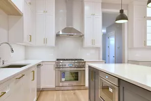 258 Addison Ave, Elmhurst, IL 60126 - Photo 4