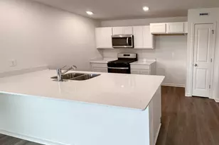 1044 58th Rd, Racine, WI 53182 - Photo 4