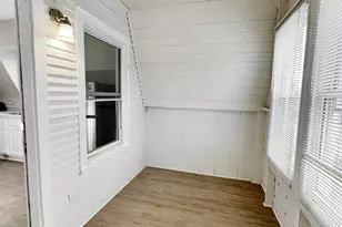 5202 W Ainslie St, Chicago, IL 60630 - Photo 2