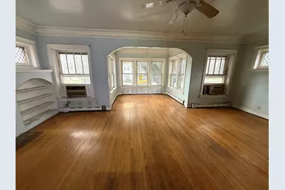 6911 S Jeffery Boulevard, Chicago, IL 60649 - Photo 2