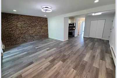 11800 S Komensky Avenue #203, Alsip, IL 60803 - Photo 2