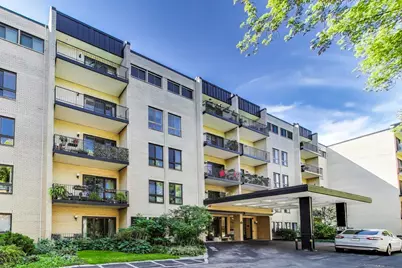 221 N Kenilworth Avenue #105, Oak Park, IL 60302 - Photo 1