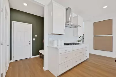 1054 Houston Street #89004, Batavia, IL 60510 - Photo 4