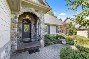 2846 Cotswold Cir, Rockford, IL 61114 - Photo 2