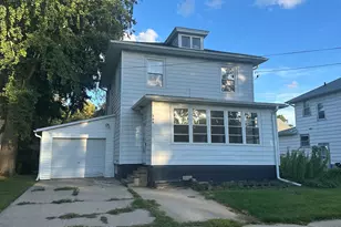 308 S Genesee St, Morrison, IL 61270 - Photo 2