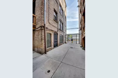 2415 W Pratt Boulevard #C1, Chicago, IL 60645 - Photo 10