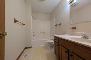 142 E Lincoln Hwy, Waterman, IL 60556 - Photo 8