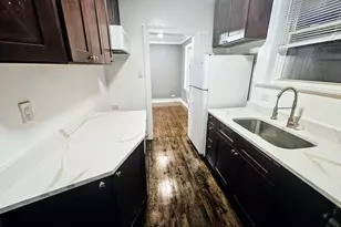 6545 N Francisco Ave, Chicago, IL 60645 - Photo 4