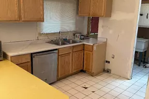 5555 W 90th St, Oak Lawn, IL 60453 - Photo 6