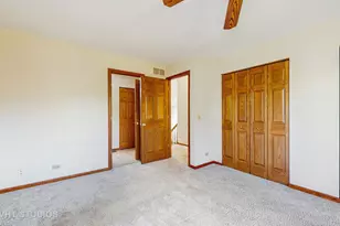 542 Silver Aspen Cir, Crystal Lake, IL 60014 - Photo 12