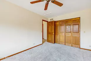 542 Silver Aspen Cir, Crystal Lake, IL 60014 - Photo 10