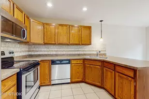 542 Silver Aspen Cir, Crystal Lake, IL 60014 - Photo 4